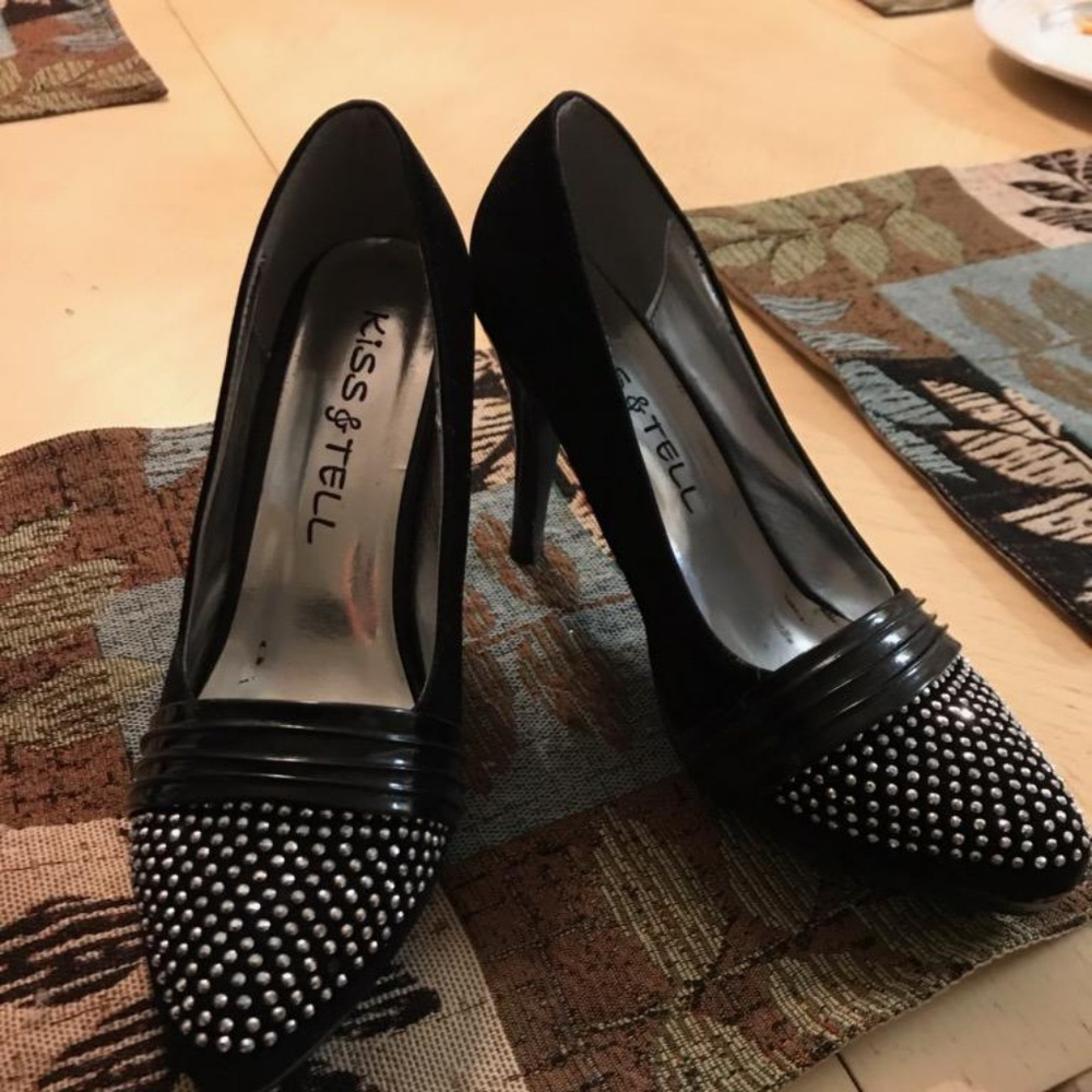 Heels - Picture 3 of 3